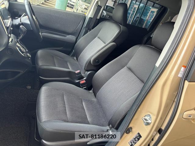 Toyota SIENTA 2018-09 8054837-12