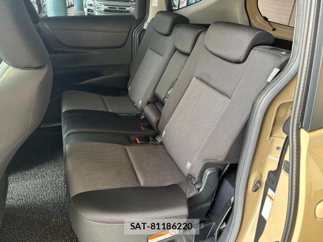 Toyota SIENTA 2018-09 8054837-13