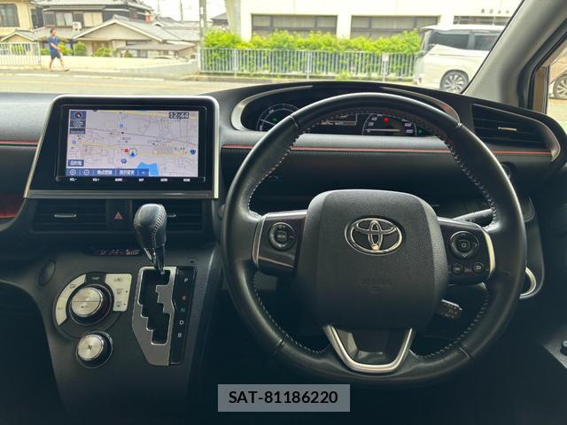 Toyota SIENTA 2018-09 8054837-16