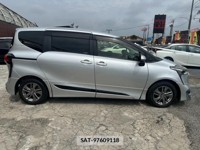 Toyota SIENTA 2018-09 8054902-15