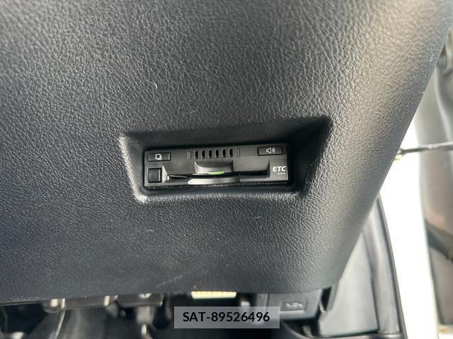 Toyota SIENTA 2018-12 8054904-13