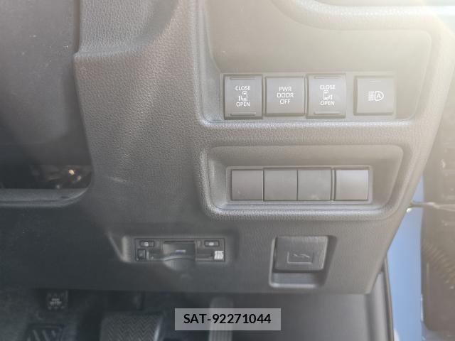Toyota SIENTA 2023-07 8054997-9