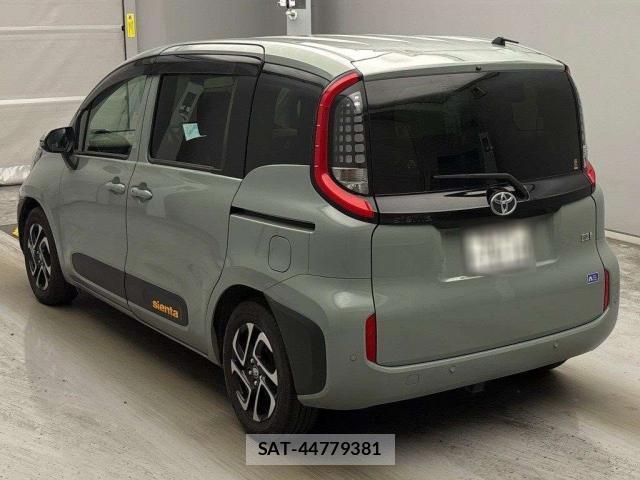 Toyota SIENTA 2022-12 8055042-1