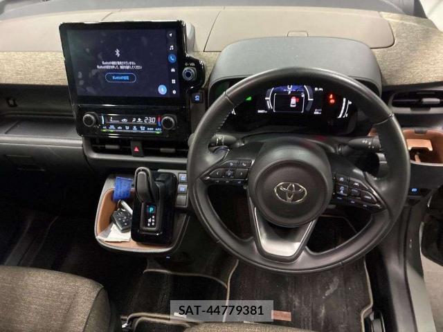 Toyota SIENTA 2022-12 8055042-2