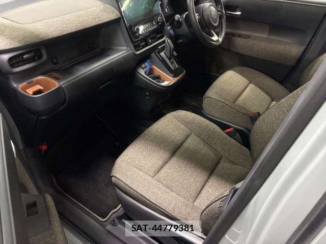 Toyota SIENTA 2022-12 8055042-6
