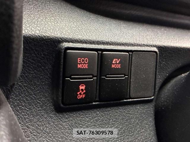Toyota SIENTA 2021-11 8055059-14