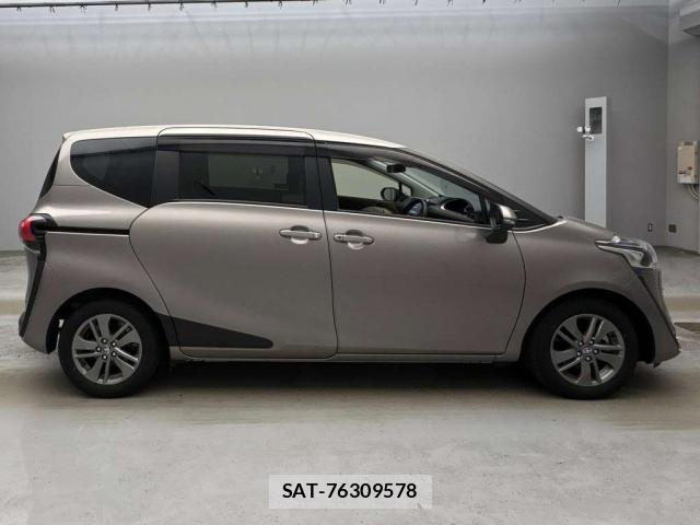 Toyota SIENTA 2021-11 8055059-3