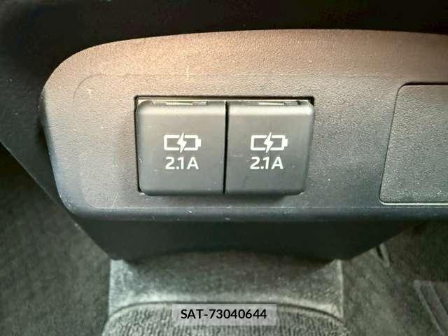 Toyota SIENTA 2019-12 8055173-12