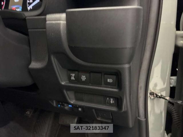 Toyota SIENTA 2023-09 8055314-9