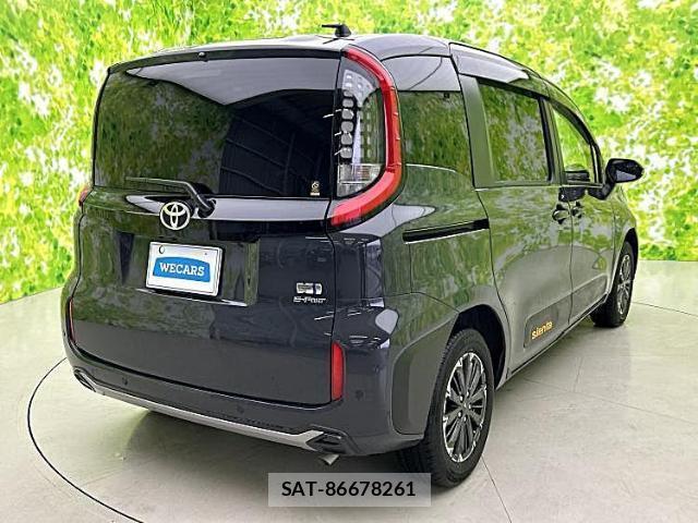 Toyota SIENTA 2024-01 8056134-2