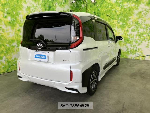 Toyota SIENTA 2024-12 8056211-2