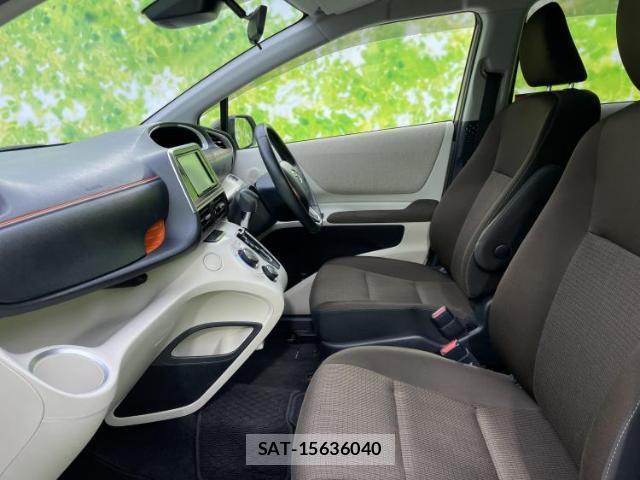 Toyota SIENTA 2022-08 8056240-6