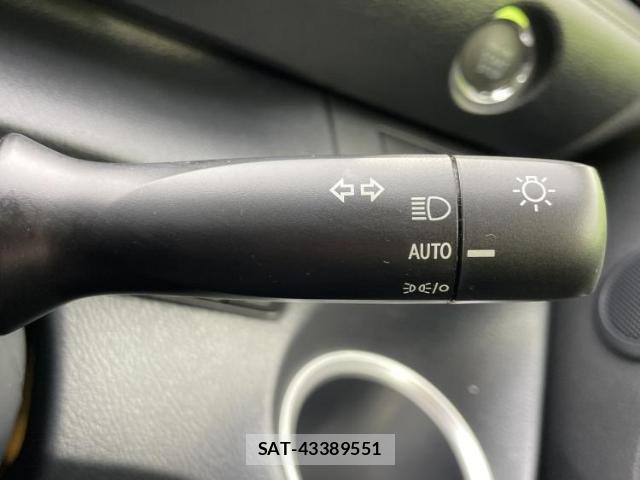 Toyota SIENTA 2021-08 8056241-15