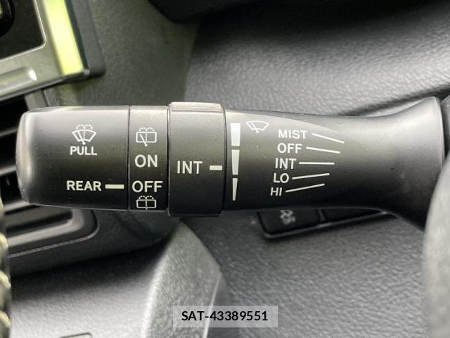 Toyota SIENTA 2021-08 8056241-16
