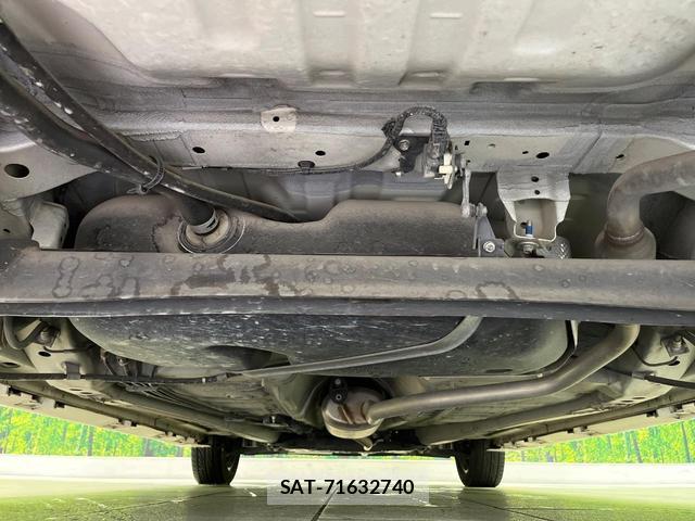 Suzuki SPACIA 2019-08 8054217-18