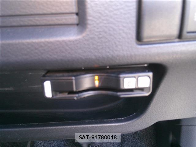 Suzuki SPACIA 2013-06 8054248-9