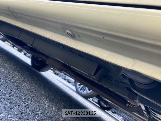 Suzuki SPACIA 2015-08 8054372-9