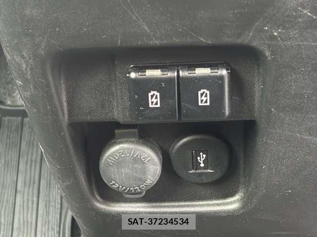 Suzuki SPACIA 2021-08 8055984-18