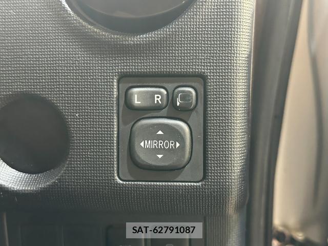 Toyota SPADE 2014-02 8056299-10