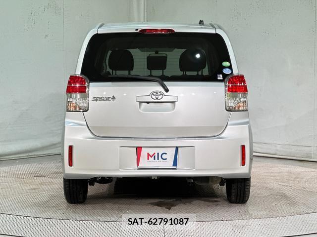Toyota SPADE 2014-02 8056299-15