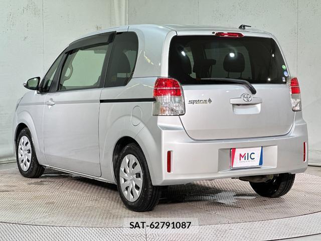 Toyota SPADE 2014-02 8056299-17