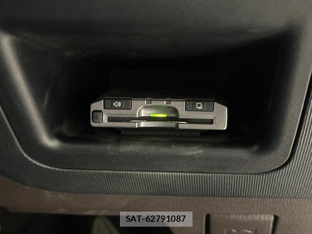 Toyota SPADE 2014-02 8056299-4