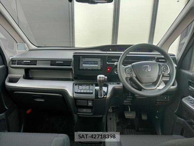 Honda e 2021-06 8053412-10