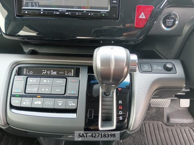 Honda e 2021-06 8053412-16