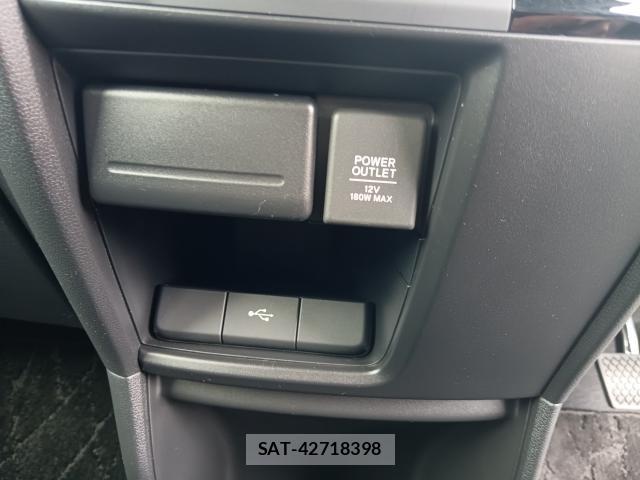 Honda e 2021-06 8053412-17