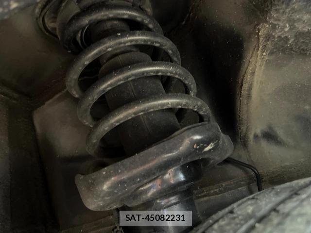 Honda e 2010-03 8054100-19