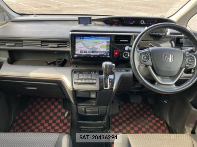 Honda e 2017-08 8054685-2