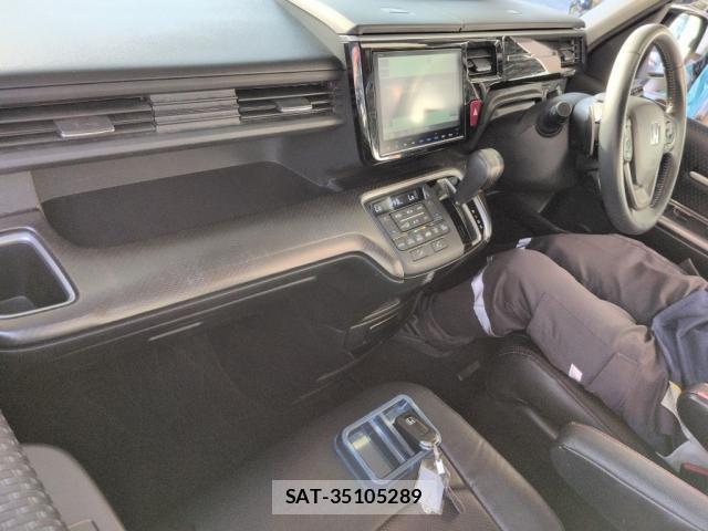 Honda e 2017-12 8054730-2