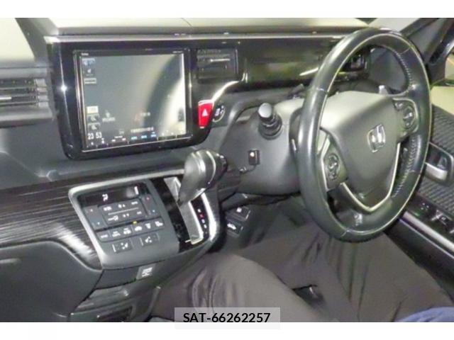 Honda e 2015-07 8054740-2