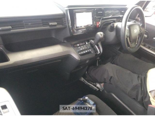 Honda e 2015-06 8054815-2
