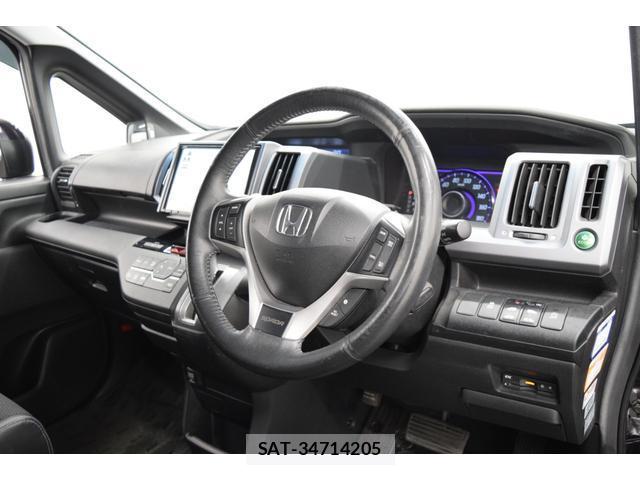 Honda e 2013-06 8055352-16