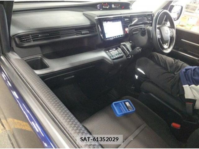 Honda e 2018-12 8055585-11