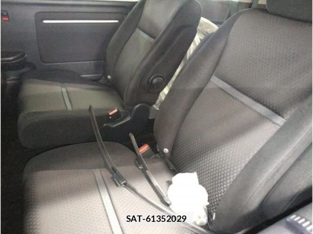 Honda e 2018-12 8055585-12