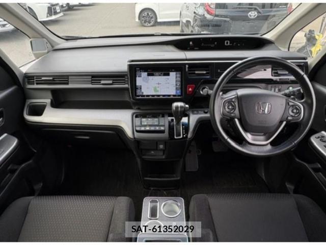 Honda e 2018-12 8055585-4