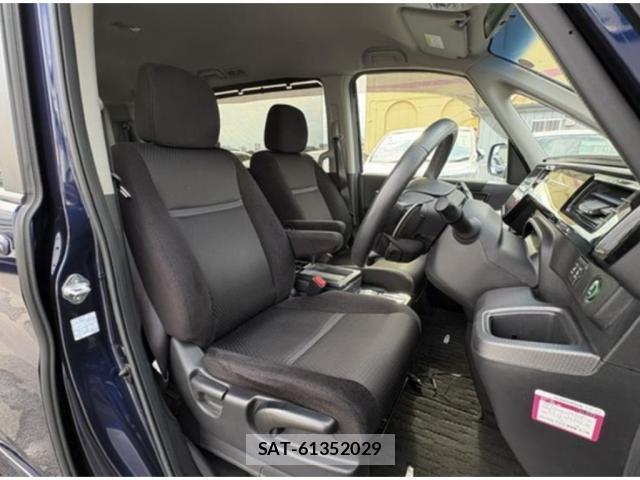 Honda e 2018-12 8055585-5