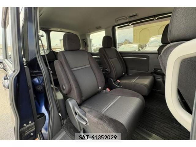Honda e 2018-12 8055585-6