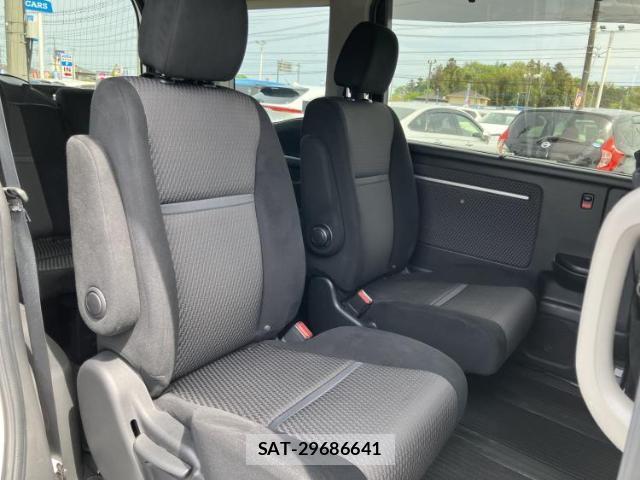 Honda e 2017-08 8056142-5