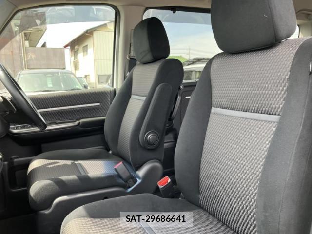 Honda e 2017-08 8056142-6