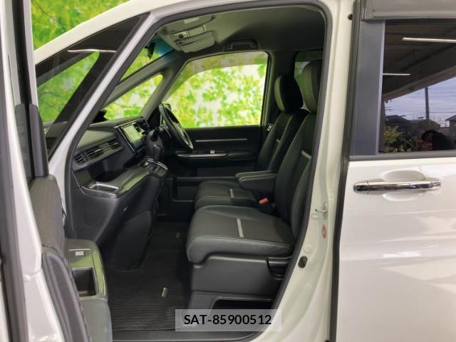 Honda e 2016-07 8056230-6