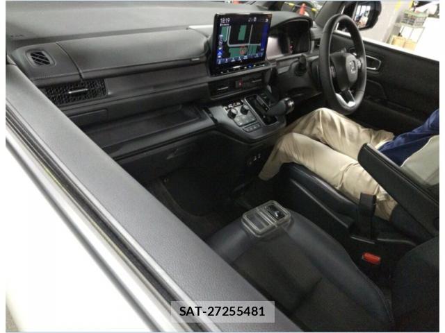 Honda e 2022-08 8053352-2