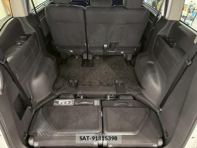 Honda e 2020-10 8054379-17