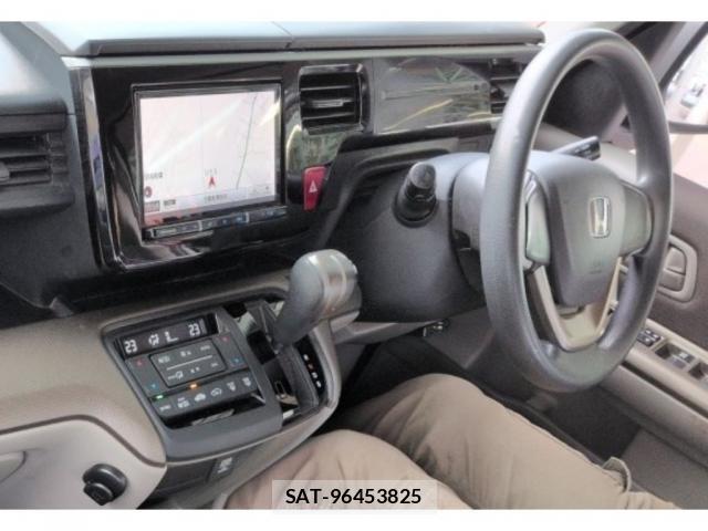 Honda e 2019-09 8054738-2