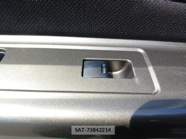 Honda e 2015-06 8055269-12