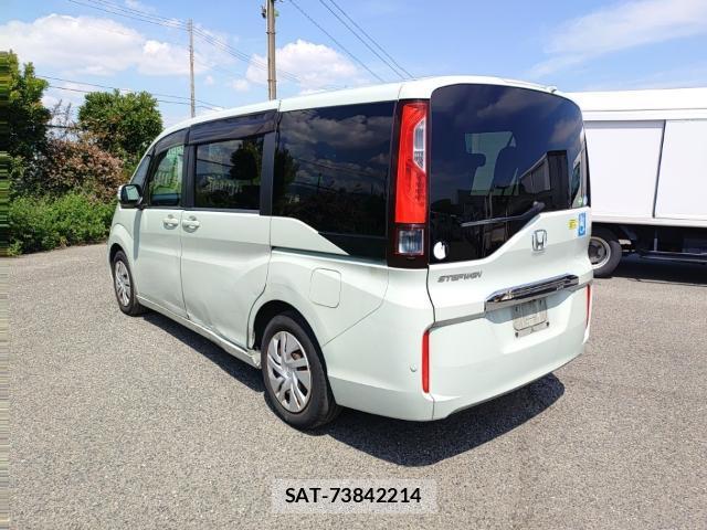 Honda e 2015-06 8055269-5