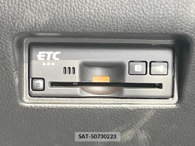 Suzuki SWIFT 2021-08 8053848-4