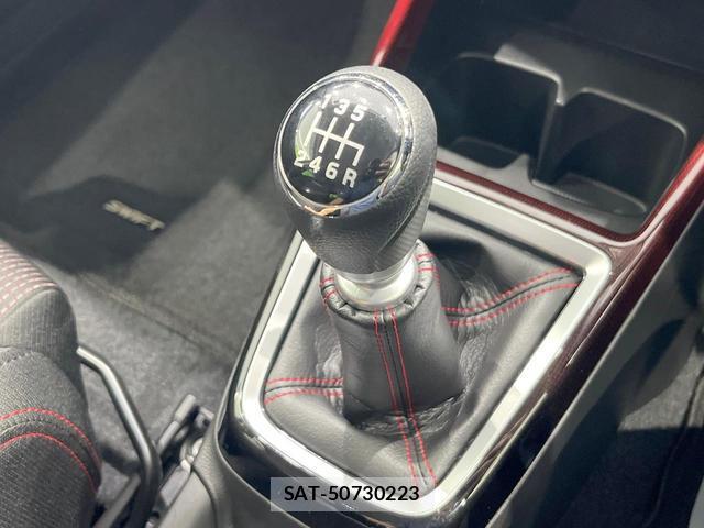 Suzuki SWIFT 2021-08 8053848-6